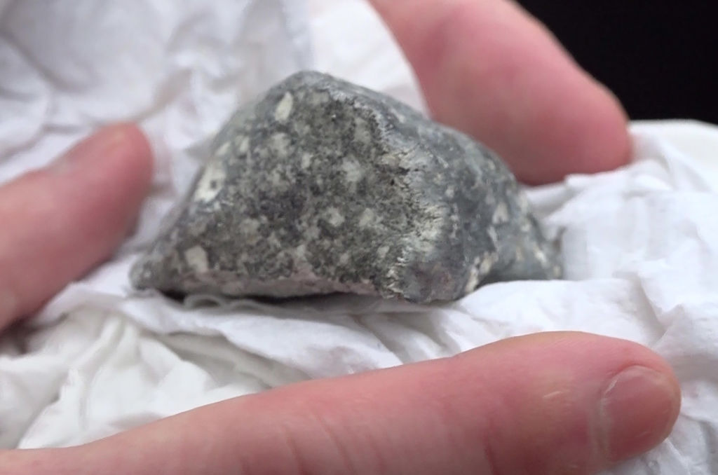 شظايا الكويكب الذي ضرب برلين تكشف أنه صخرة فضائية 