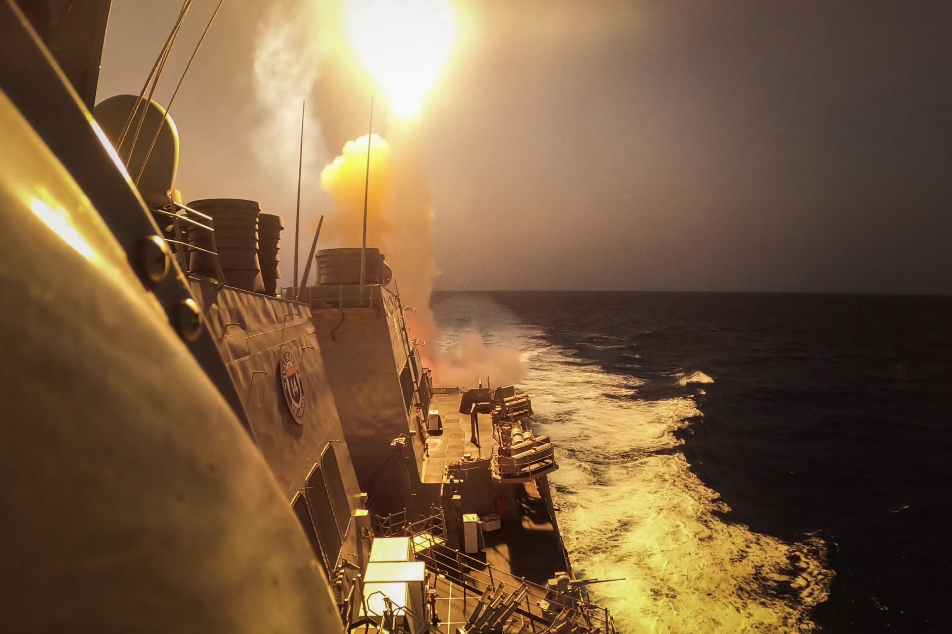 القيادة الأمريكية تعلن تدمير 4 صواريخ كروز حوثية مضادة للسفن