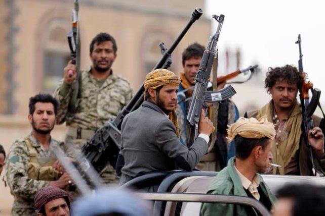 إب.. ميليشيا الحوثي تحاصر قرى في ميتم وتختطف 65 شخصا