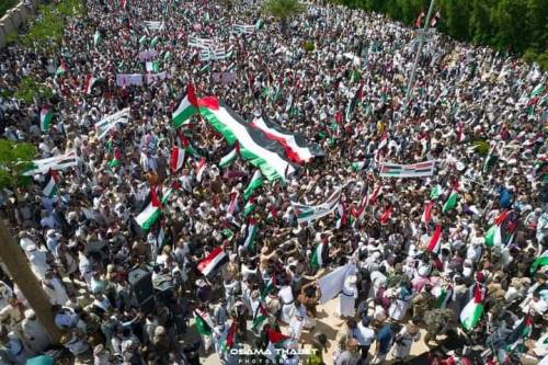 مظاهرات حاشدة في عدة مدن يمنية تطالب بوقف الحرب على غزة