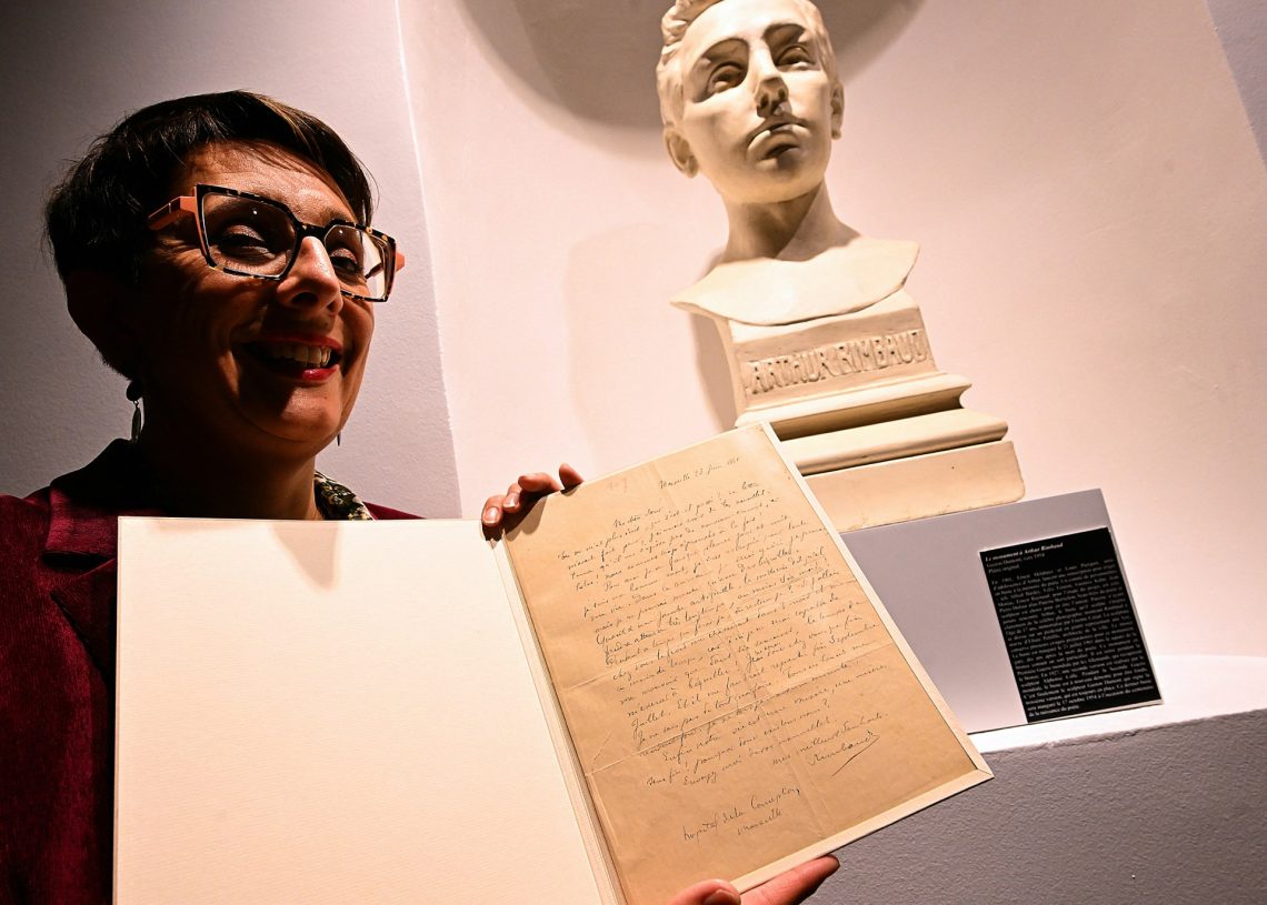 متحف آرثر رامبو في فرنسا يكشف عن مخطوطات شاعر القرن الـ19