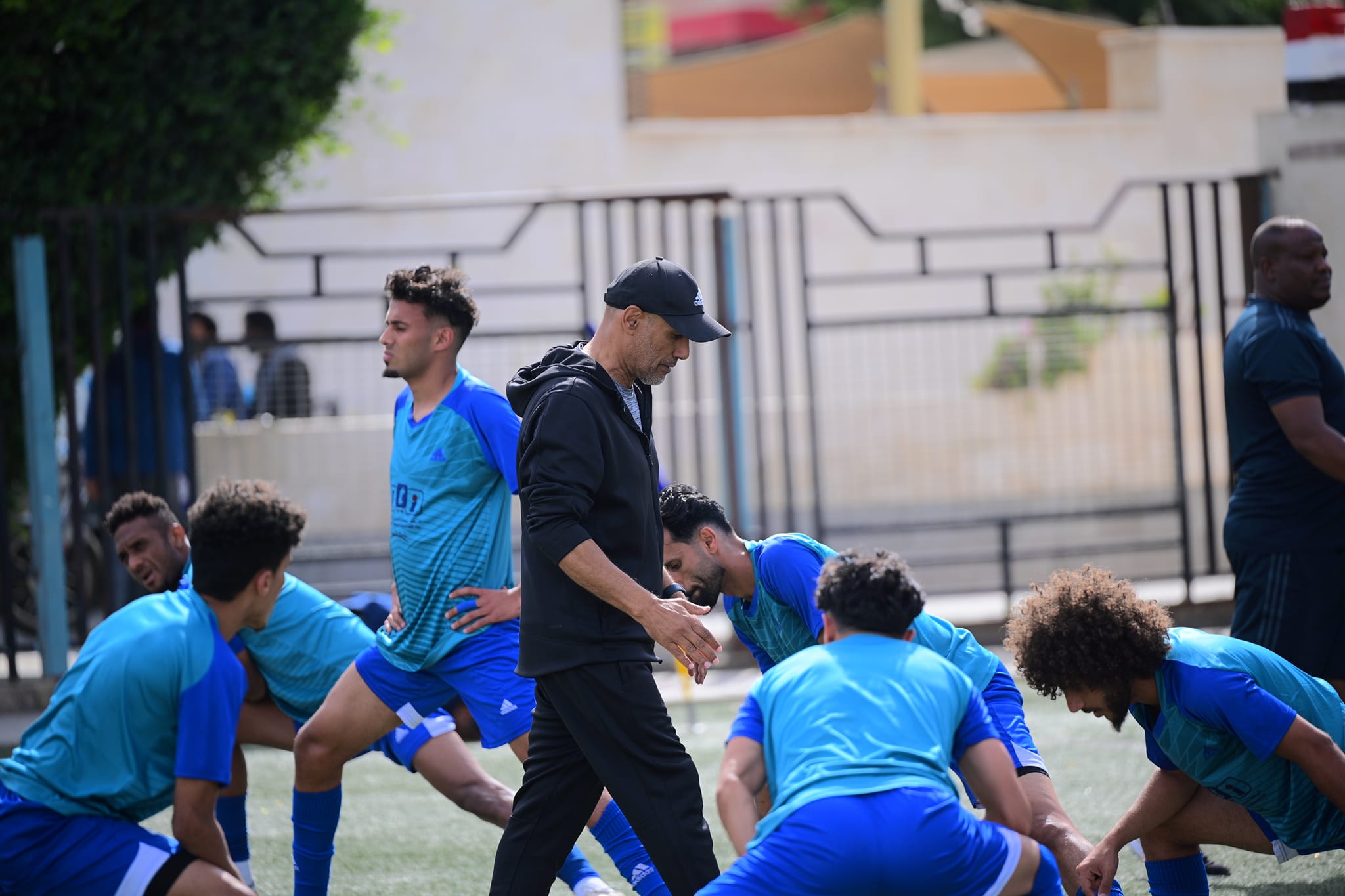 إدارة وحدة صنعاء تناقش تراجع فريقها الكروي في بطولة الدوري