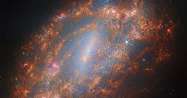 تلسكوب جيمس ويب الفضائي يكشف هيكل مجرة بالأشعة تحت الحمراء 