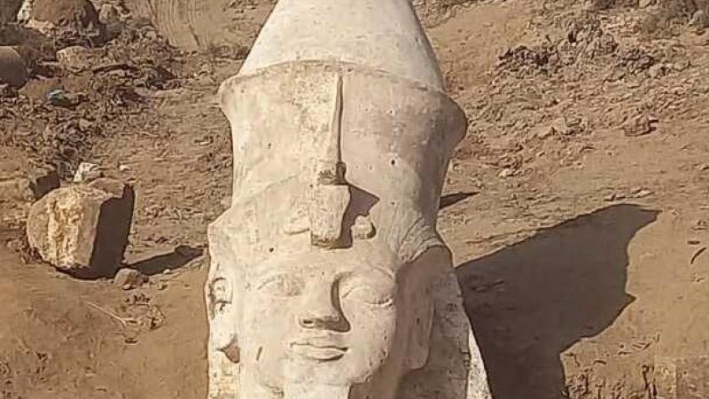 مصر: اكتشاف جزء علوي من تمثال لرمسيس الثاني