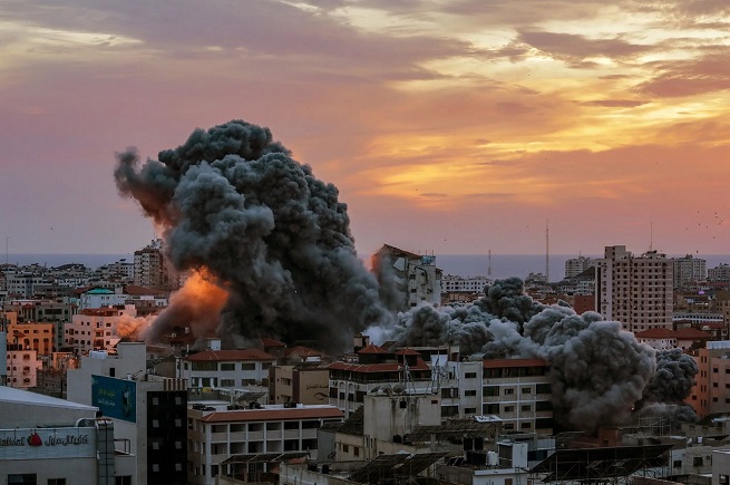 في حربها ضدّ غزة.. إعلامي أمريكي يكشف 7 أكاذيب للاحتلال