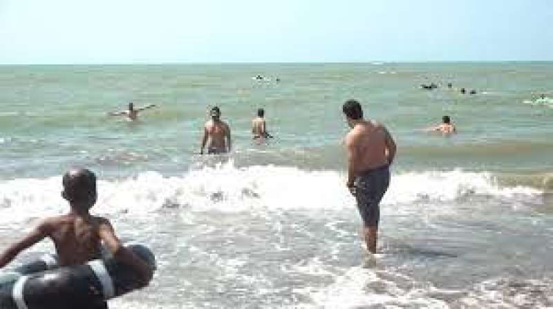 وفاة ثلاثة شبان غرقا في ساحل الحديدة