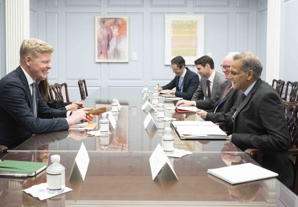 مسؤول أمريكي يناقش مع المبعوث الأممي دعم واشنطن لخارطة طريق إحلال السلام في اليمن
