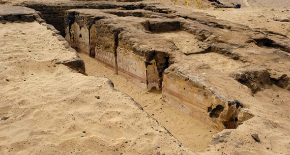 مصر.. الكشف عن مصطبة من عصر الدولة القديمة بمنطقة دهشور