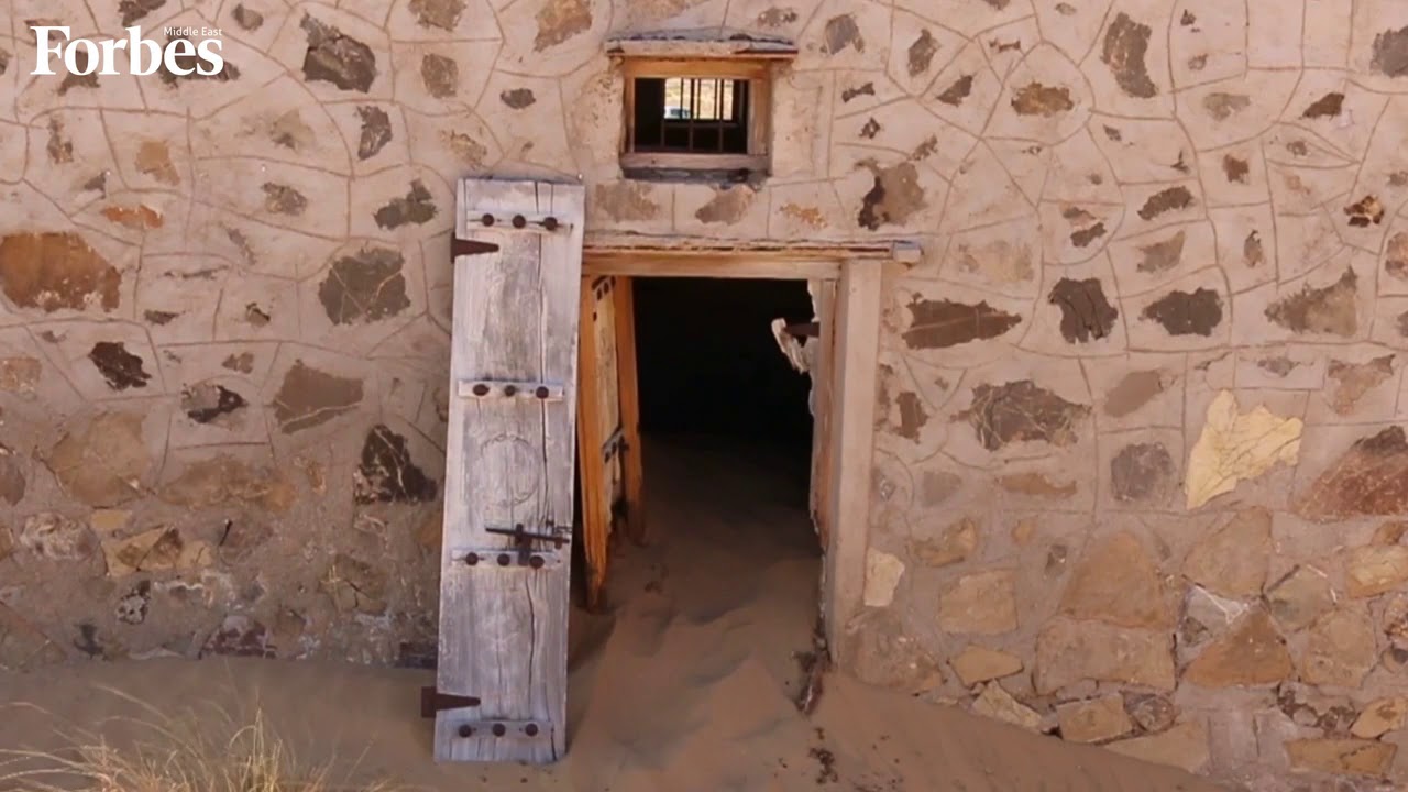 غطتها الرمال بعد هجرة سكانها.. قصة قرية وادي المُر المدفونة في سلطنة عمان