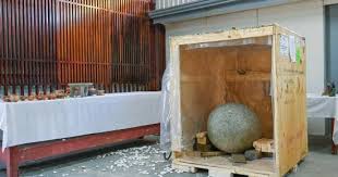 الولايات المتحدة تعيد 395 قطعة أثرية من بينها كرة حجرية إلى كوستاريكا 
