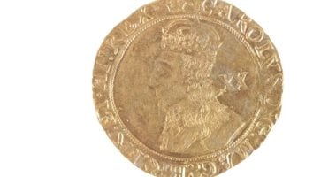 اكتشاف كنز من العملات المعدنية من القرن السابع عشر في إنجلترا 