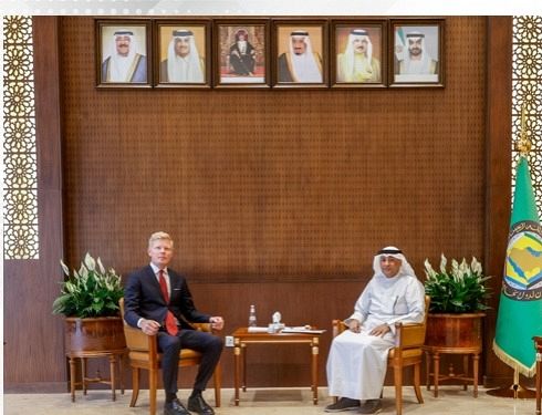 التعاون الخليجي يؤكد دعم الشرعية وإنهاء الحرب