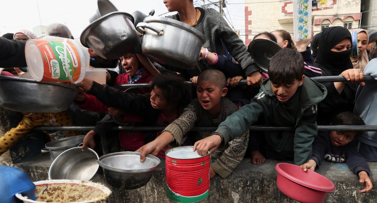 بين فكّي النار والمجاعة.. مأساة أطفال غزة تتفاقم