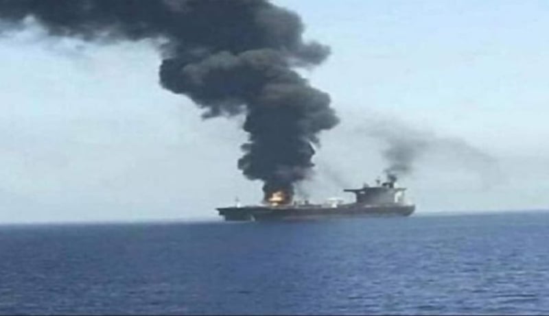 رويترز: تعرض سفينة لأضرار خطيرة نتيجة هجومين متتابعين قبالة الحديدة