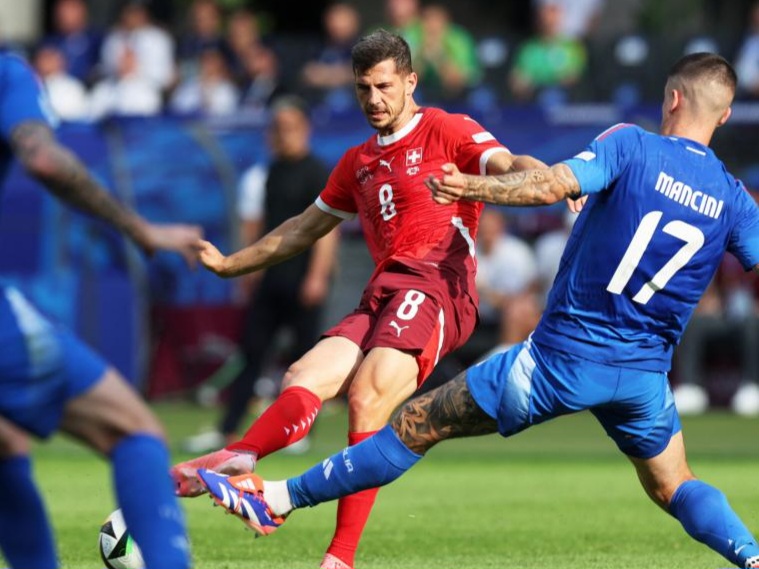 كأس أوروبا»: هل كانت سويسرا أشبه بسيارة فيراري... وإيطاليا «فيات باندا»؟