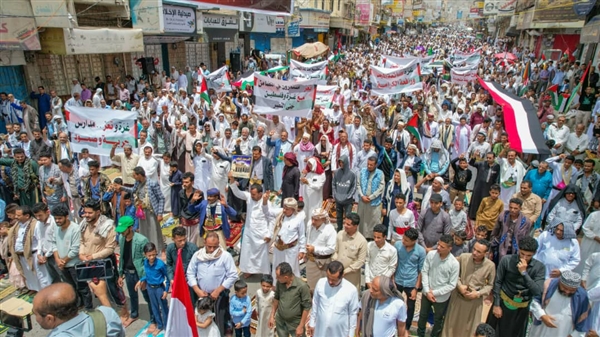 تظاهرات في مأرب وتعز تضامنا مع غزة وتنديدا بجرائم الاحتلال