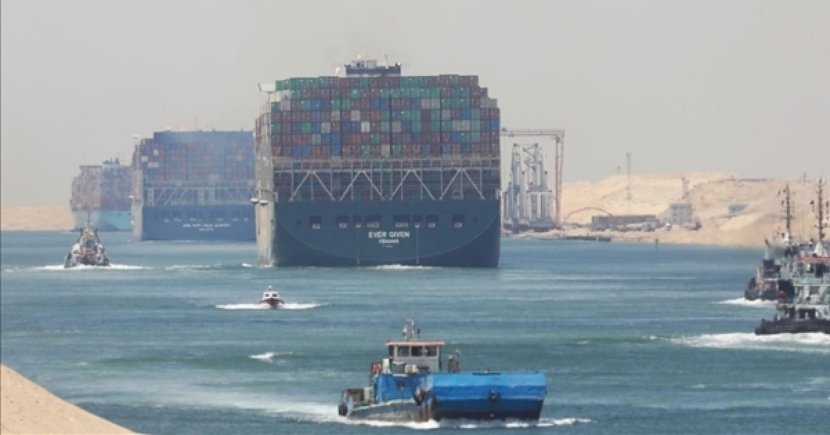 تراجع إيرادات قناة السويس المصرية بسبب هجمات الحوثيين في البحر الأحمر