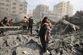 مجزرة جديدة.. 12 شهيدا في قصف الاحتلال مدرسة تأوي نازحين في مخيّم النصيرات