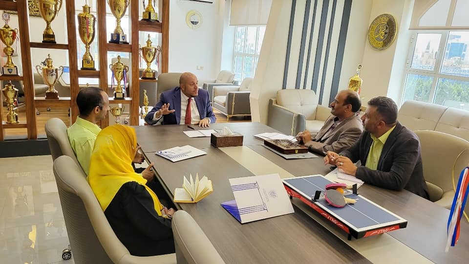 قيادة الجمعية اليمنية للإعلام الرياضي تناقش تعزيز التعاون مع رئيس نادي وحدة صنعاء