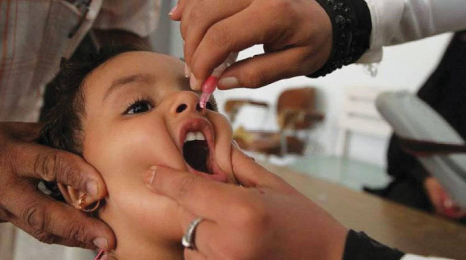 شلل الأطفال يعاود الانتشار في اليمن.. تسجيل 257 إصابة والحوثيون يمنعون حملات التطعيم