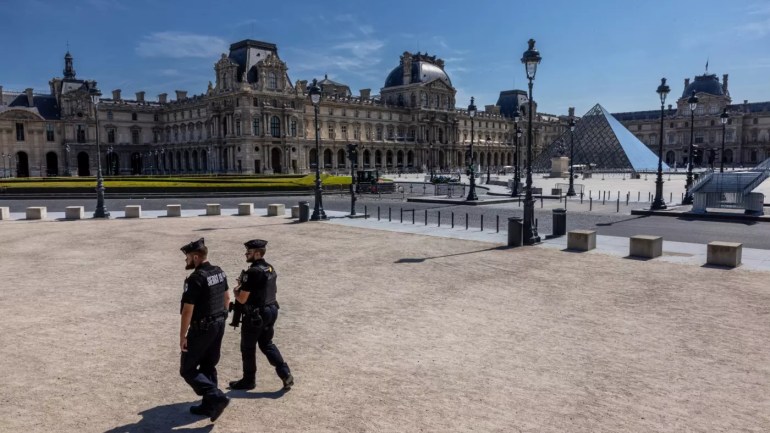 تقرير: الأمن الفرنسي يستهدف آلاف المسلمين قبل أولمبياد باريس