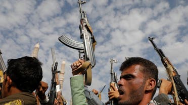 منظمة: الحوثيون يبدؤون محاكمة جماعية لـ100 من معارضيهم