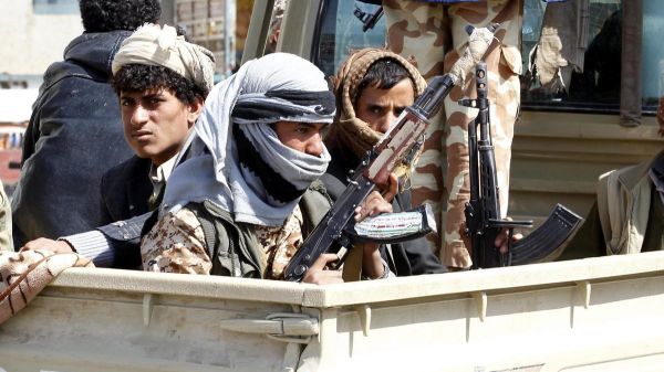 ميليشيا الحوثي الإرهابية تقتحم مركزين للعلوم الشرعية في صنعاء