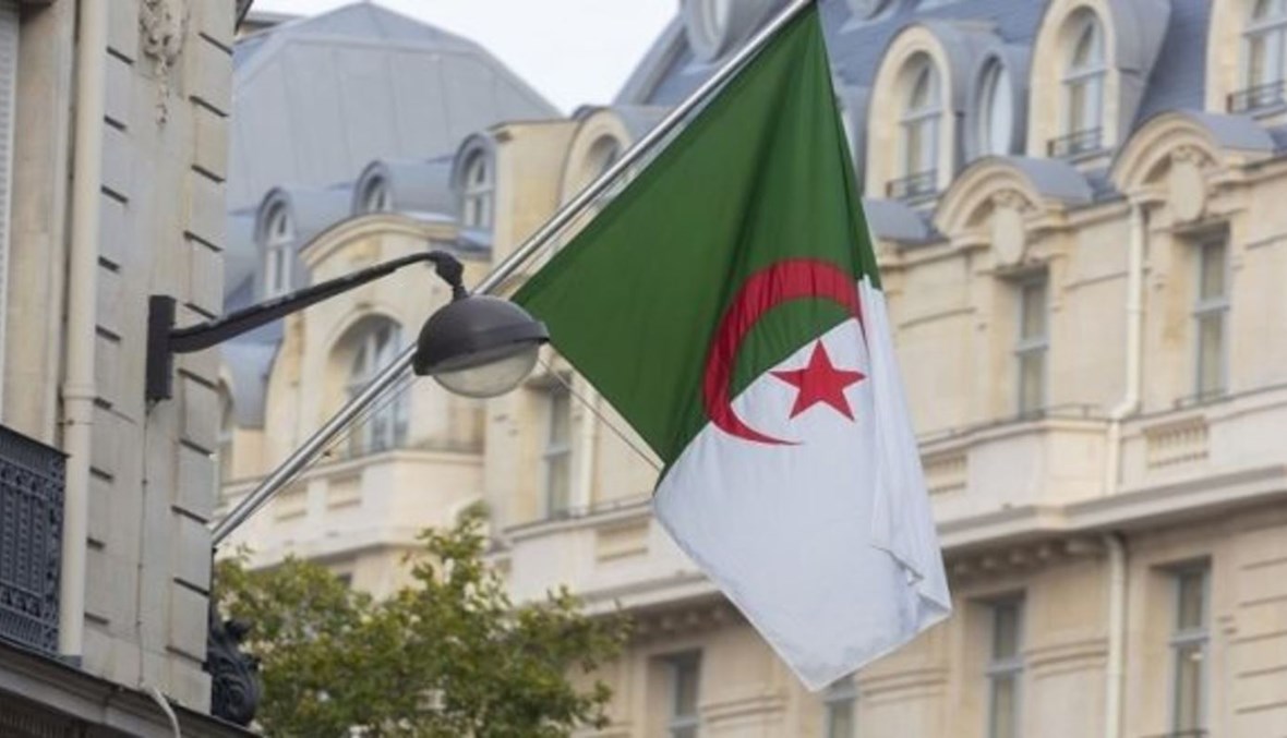 الجزائر.. لجنة الانتخابات تقبل ملفات 3 مترشحين للرئاسيات وترفض 13