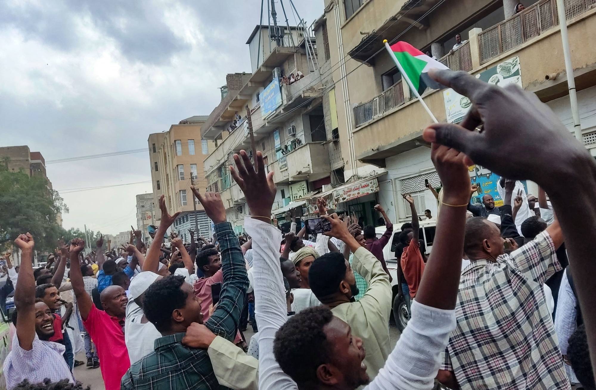 احتفالات شعبية بعدة مدن.. الجيش السوداني يحقق 