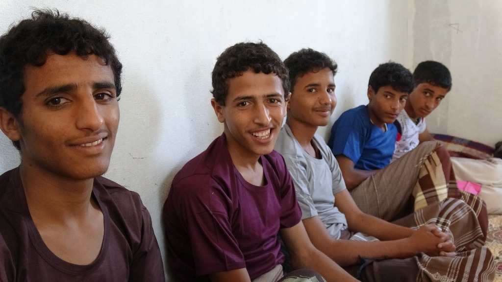معركة ذوباب تفضح أبشع جرائم الحوثي بحق الطفولة 
