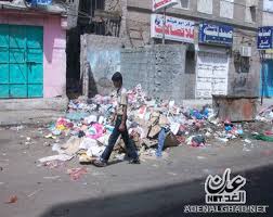  شوارع وأرصفة الشيخ عثمان بعدن.. وطنٌ يقصده الفقراء
