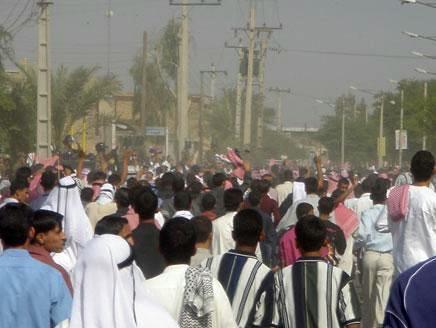 عمال أحوازيون يتظاهرون احتجاجاً على عدم رواتبهم منذ شهرين
