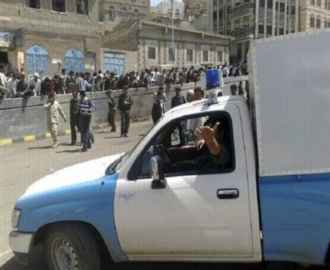 مسلحون يغتالون ضابطا في مكافحة الإرهاب وسط العاصمة صنعاء
